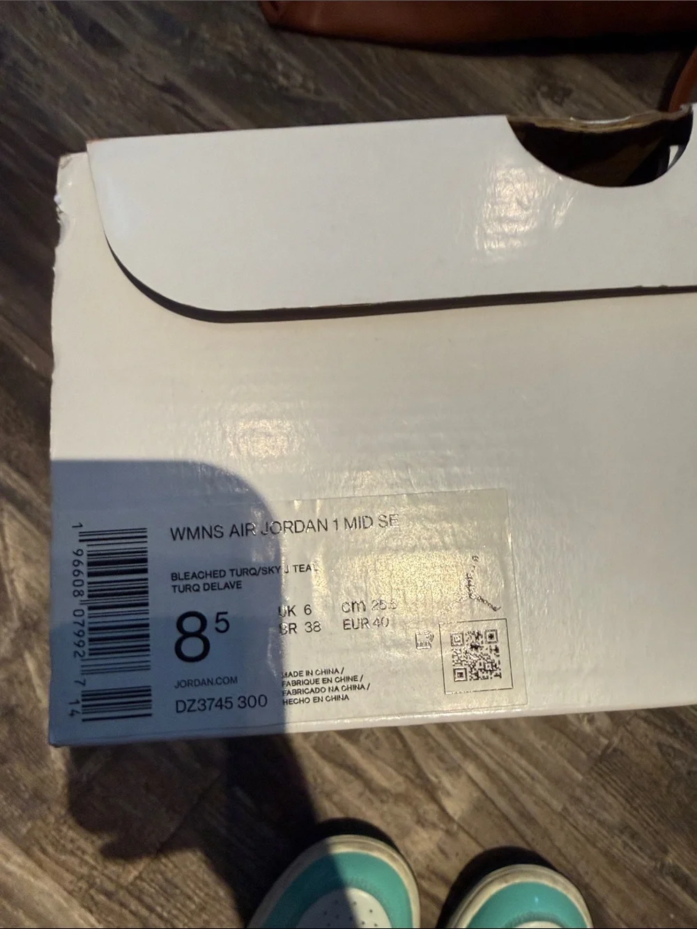 Air Jordan 1 Mid SE